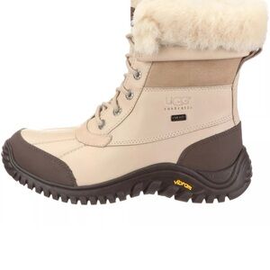 UGG Women's Beige and Brown Winter Boots